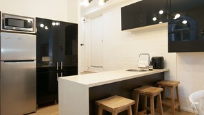 Fridge, microwave, oven, stovetop - Double Bay Delight Isyd (Double Bay)