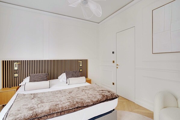 2 chambres, fer et planche à repasser, accès Internet, draps fournis