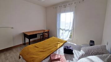 House | 3 bedrooms, individually furnished, bed sheets