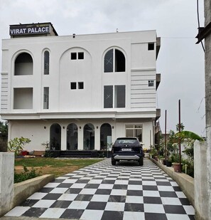 Property entrance - Hotel Virat palace (Danta Ramgarh)