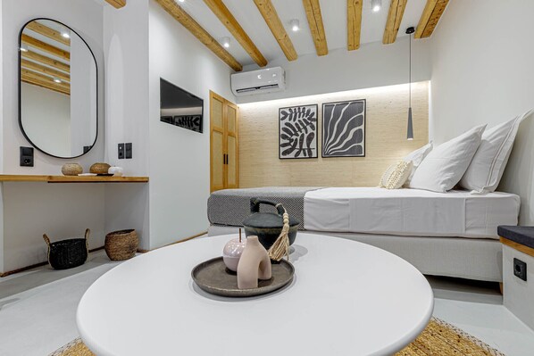 1 bedroom, in-room safe, iron/ironing board, travel cot