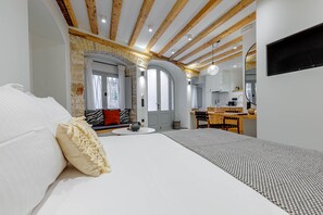 1 soveværelse, pengeskab på værelset, strygejern/strygebræt, weekendseng