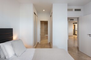 2 bedrooms, iron/ironing board, free WiFi, bed sheets - 2-Bedroom Sea View Apartment in Benahavis (Benahavís)