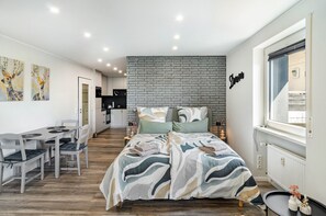 1 bedroom, WiFi, bed sheets