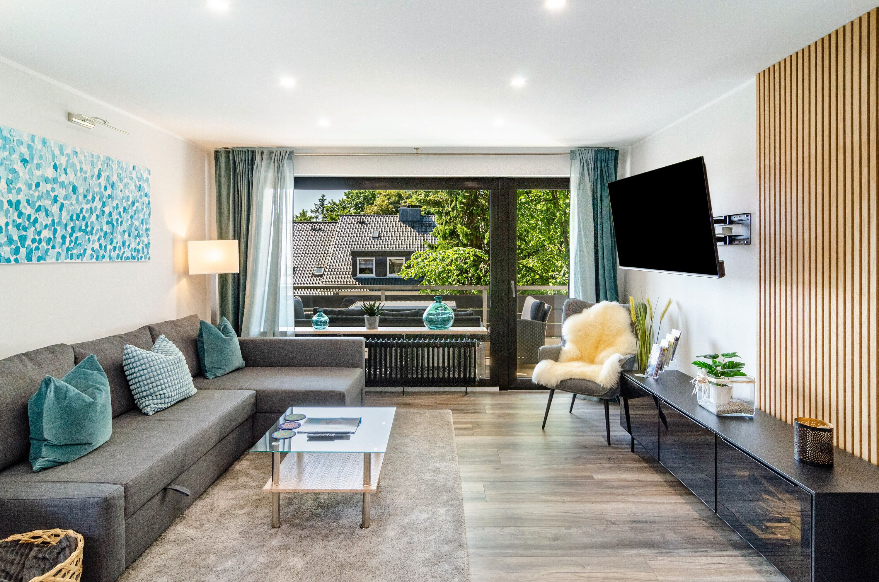 Fernseher, Tischtennisplatte