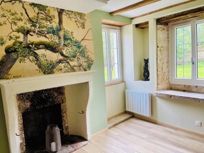 Interior - In the heart of the National Forest Park, come and recharge your batteries at Prieuré St Broing (Saint-Broing-les-Moines)