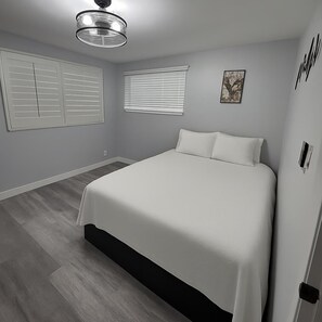 5 bedrooms, travel cot, free WiFi, bed sheets