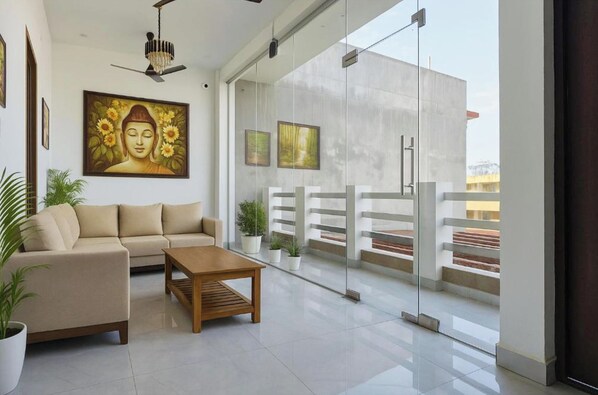 Lobby sitting area - Hotel Ramayana Grand Near Ram Mandir (Ayodhya)
