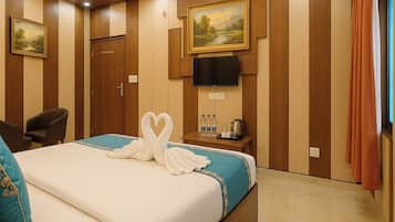 Phòng đôi Superior, máy điều hòa | Bộ đồ giường kháng dị ứng, két bảo mật tại phòng, bàn, phòng cách âm