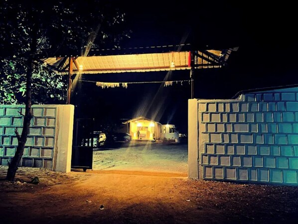 Property entrance - Pench Kulamama Safari Resort (Kurai)