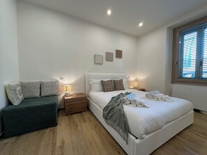 Comfort Apartment | Blackout drapes, soundproofing, free WiFi