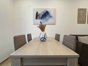Signature Apartment, Patio, Courtyard View | Living area