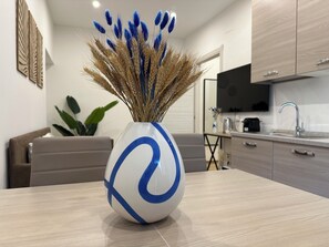Signature Apartment, Patio, Courtyard View | Living area