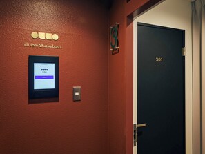 Taulell per fer l'entrada i la sortida