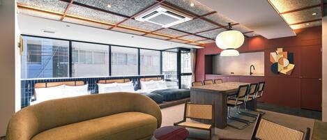 Studio Superior | Meja kerja dan Wi-Fi gratis