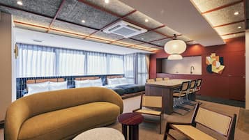 Superior Studio | Desk, free WiFi