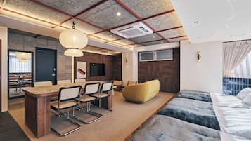 Superior Studio | Desk, free WiFi