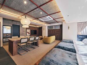 Superior Studio | Desk, free WiFi