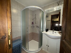 Dusche, Haartrockner, Bidet