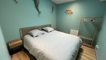 BĂŒgeleisen/BĂŒgelbrett, kostenloses WLAN, BettwĂ€sche