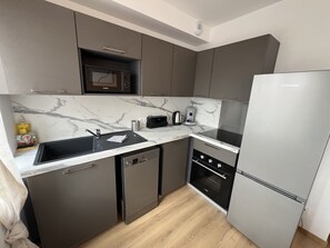 Fridge, microwave, oven, stovetop