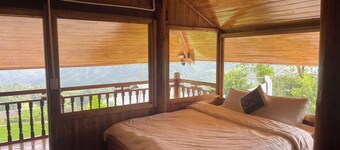 Bees Homestay Sapa & Trekking
