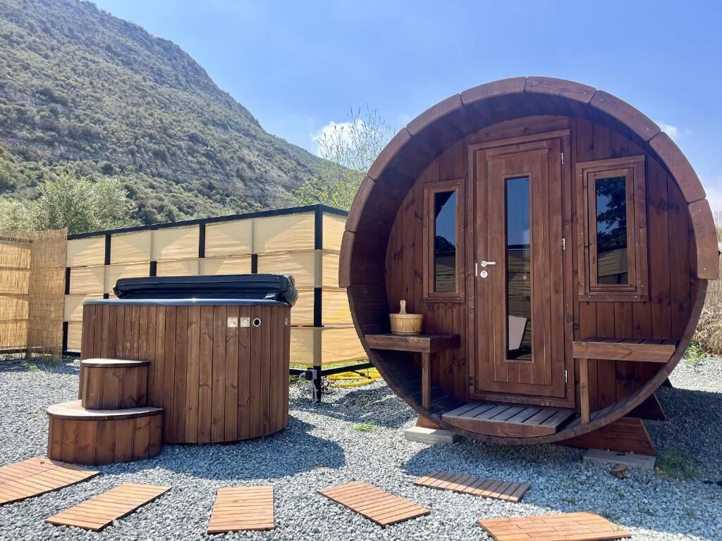 Bañera de hidromasaje exterior