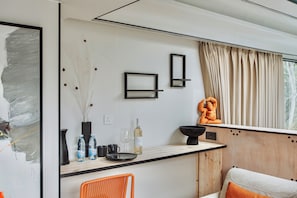 Suite Deluxe, vistas a la montaña | Cortinas opacas y wifi gratis