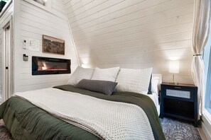 1 bedroom, travel crib, free WiFi, bed sheets