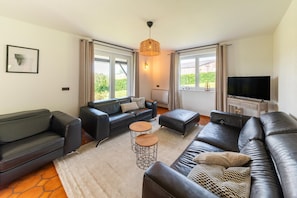 Smart TV, table tennis, offices