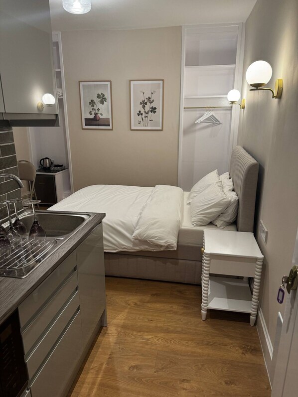 1 bedroom, iron/ironing board, WiFi, bed sheets