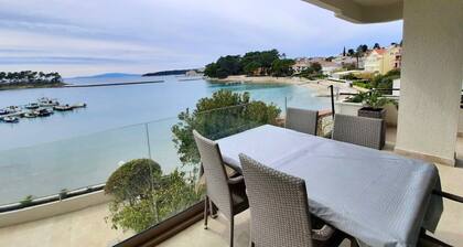 2-bedroom apartment beachfront with perfect sea view delightful Padova II