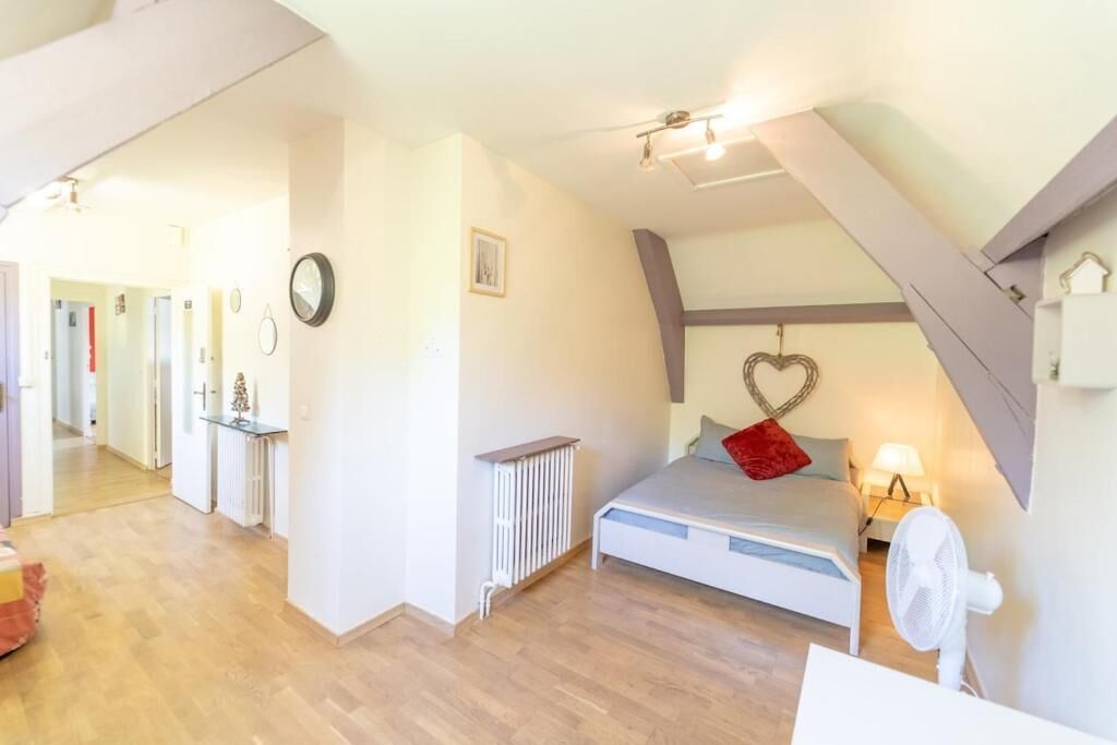 4 slaapkamers, reisbedje, gratis wifi, beddengoed