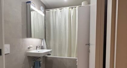Charming bed & breakfast in delightful Genève with WiFi