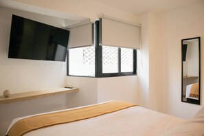 1 chambre, bureau, fer et planche à repasser, Wi-Fi