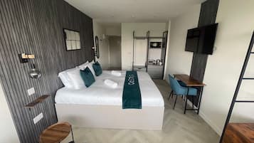 House | 1 bedroom, laptop workspace, iron/ironing board