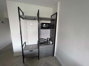 Hus | 1 soverom, skrivebord for bærbar PC og strykejern/-brett