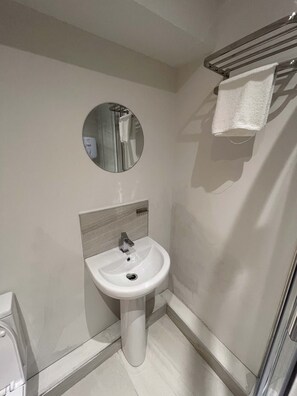 Ház | Fürdőszoba | Zuhanyzó