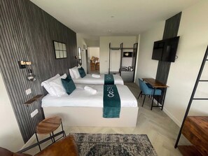 House | 1 bedroom, laptop workspace, iron/ironing board