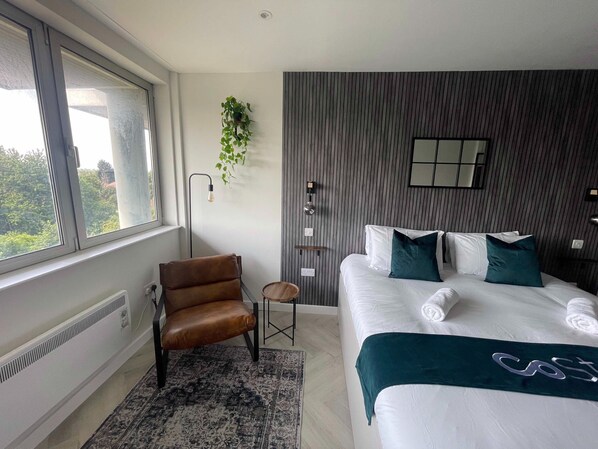 House | 1 bedroom, laptop workspace, iron/ironing board