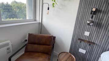 House | 1 bedroom, laptop workspace, iron/ironing board