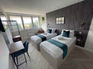 House | 1 bedroom, laptop workspace, iron/ironing board