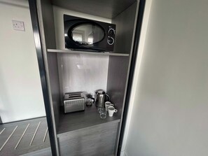 Casa | 1 habitación y espacio para trabajar con laptop 