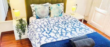 WiFi, bed sheets