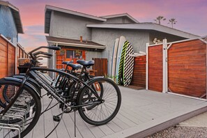 المنطقة المحيطة بالمنشأة