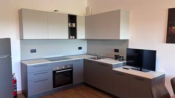 Frigorifero, forno, macchina per tè/caffè, pentole/stoviglie/utensili