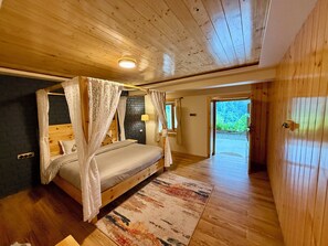 Romantic Double Room, Hill View - The Hermit's Getaway (Dhari)