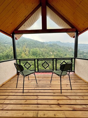 Terrace/patio - The Hermit's Getaway (Dhari)