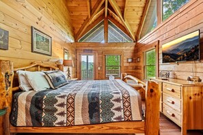 2 bedrooms, desk, iron/ironing board, travel cot