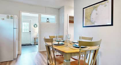 Seaglass Cottage by Bayley Vacation Rentals